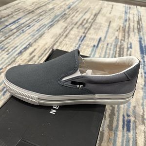 Men’s 10.5 new republic slip on shoes